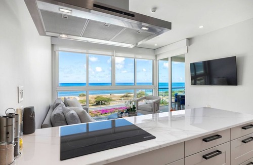 Palm Beach Condo | Enjoy peace of mind at Mi casa Su casa - Ocean view Condo