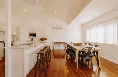 Diamond Beach House | Enjoy sitting on the balcony listening to the ocean waves with the sea breeze
