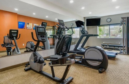 Canyon Park House | Enjoy spacious accommodations conveniently located in Seattle North