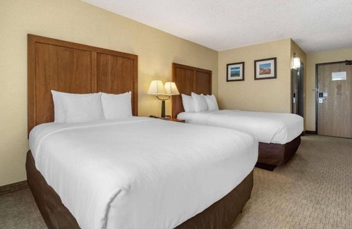 Canyon Park House | Enjoy spacious accommodations conveniently located in Seattle North