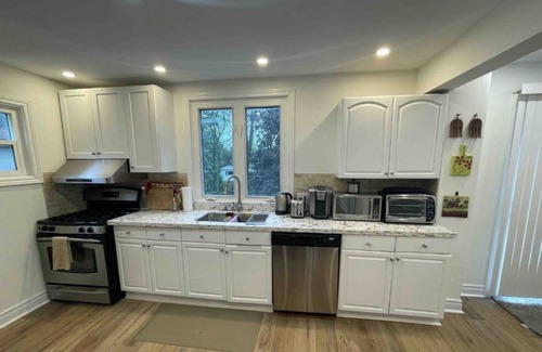 Orillia House | Enjoy spring 🌸🌺🌼🌱 at Lake Simcoe -FULL house