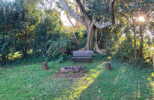 Wootha House | Enjoy stunning views of the Glasshouse Mountains and the rolling countryside