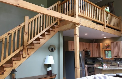 Jim Thorpe Ski Chalet | Enjoy the Beautiful Outdoors at the Boarding Bear Chalet- Mins to Rafting & JFBB