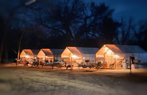 Prairie Lea Cabin | Enjoy the beautiful San Marcos River in this new, nice and comfy cabin!