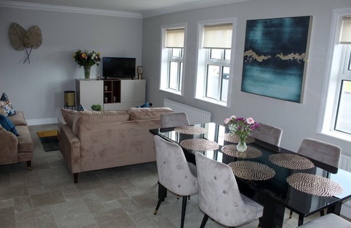 Doolin House | Enjoy the breathtaking view which you Relax at the Aran View Lodge