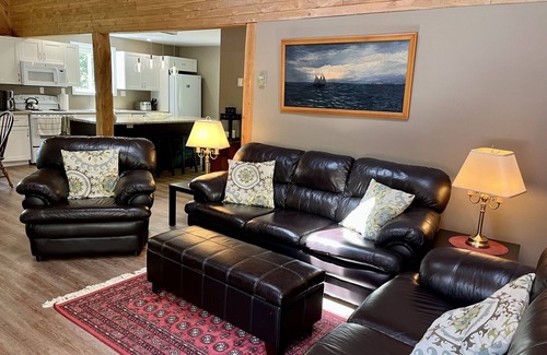 Miller Lake House | Enjoy the paradise of Lake Huron
