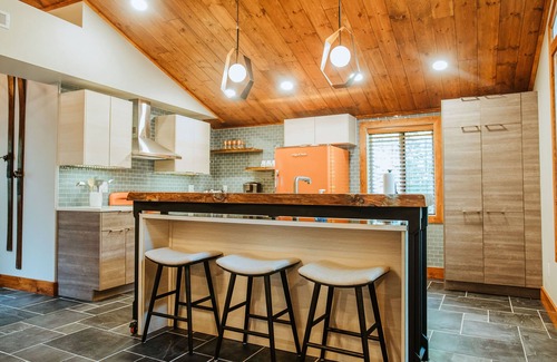Helmsburg House | Enjoy the peace & quiet of beautiful Nashville, Indiana.