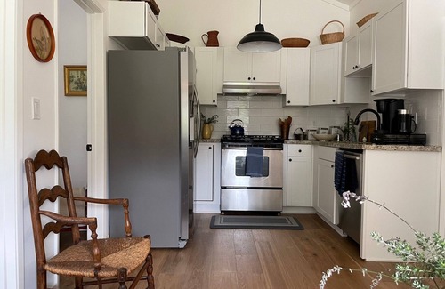 Montecito Cottage | Enjoy the serenity and charm of this hidden gem!