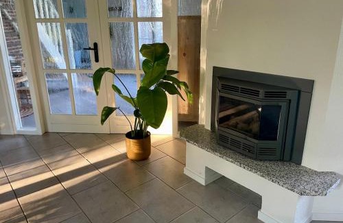 Oosterwolde House | Enjoy the space and countryside at Het Hofhuys
