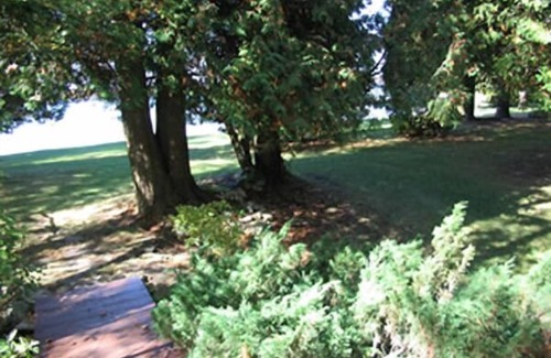 Baileys Harbor Cottage | Enjoy the view at this quaint lakefront cottage!