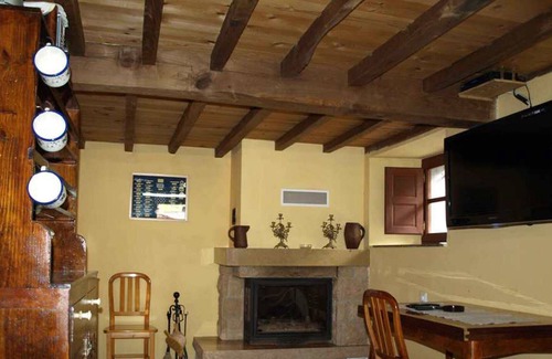 Ponga House | Enjoy the views of the Taranes Valley from La Tanda