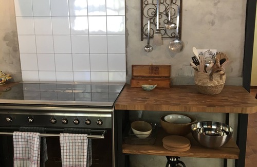 Segur de Calafell Villa | ENJOY THIS CHARMING OASIS CLOSE TO THE BEACH, BARCELONA AND SITGES. BIG POOL.