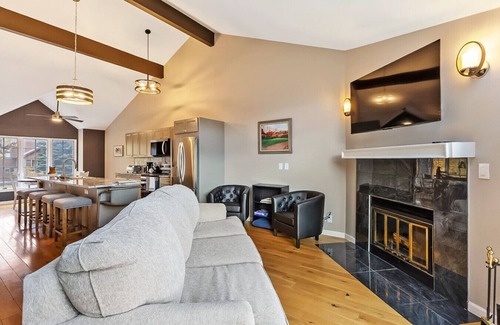 Edwards House | Enjoy this recently remodeled, pet friendly townhouse in Edwards, CO