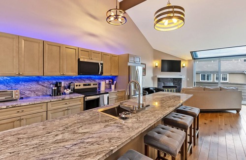 Edwards House | Enjoy this recently remodeled, pet friendly townhouse in Edwards, CO