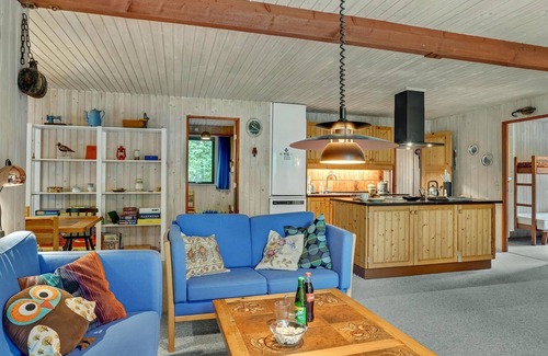 Hojby House | Enjoy wonderful family time near the beach in Højby.
