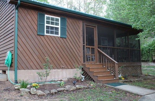 Sloans Valley House | Enjoy your Perfect Getaway near Lake Cumberland! Pet Friendly with a Hot Tub!