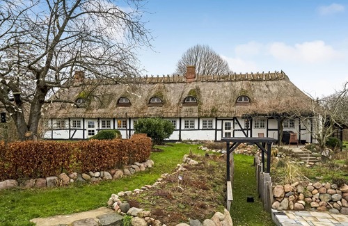 Stubbekobing House | Enjoy your vacation on a tasteful former homestead outside Blæsebjerg.