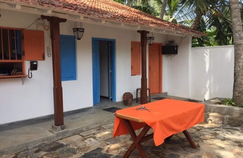 Kathaluwa Bed & Breakfast | Enjoyable bed & breakfast with AC in Dondra - 2 bedrooms
