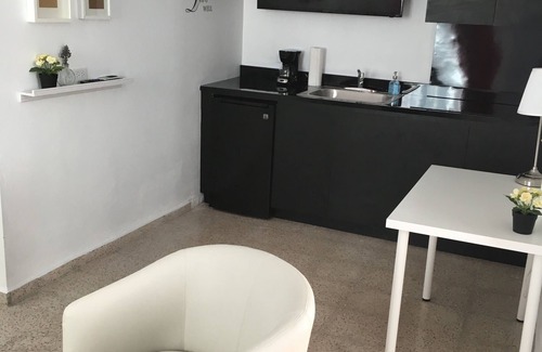 Ponce Centro Apartment | Enjoyable Studio with Private Pool/FREE WIFI - 102