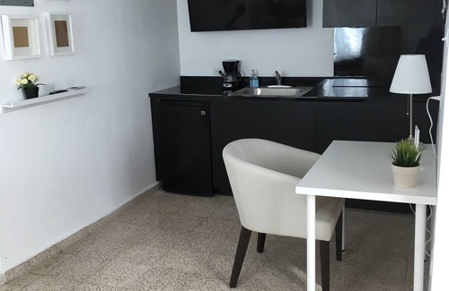 Ponce Centro Apartment | Enjoyable Studio with Private Pool/FREE WIFI - 102