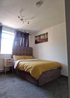 Little Holland House | Ensuite Room
