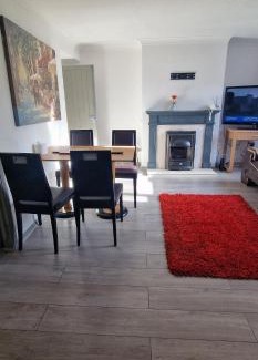 Little Holland House | Ensuite Room