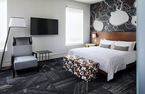 Downtown Minneapolis Hotel | Ensuring a Very Comfortable & Memorable Stay! 2 Relaxing Units, Pet-friendly!