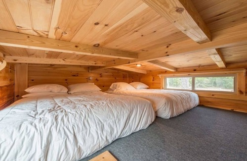 Bryan Cabin | Ensuring a Very Comfortable & Memorable Stay! Full Kitchen, Pool, Pets Allowed