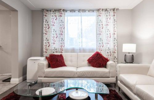 Waterloo Apartment | ENTIRE 2 BEDROOM APARTMENT UPTOWN WATERLOO - e1