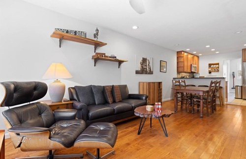 Potomac West House | Entire 2-BR Townhome, Mins from Del Ray & Old Town