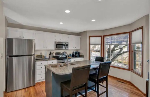 Southwest Topeka House | Entire 3-level, 3 BRM home w/King/Queen/Twin beds