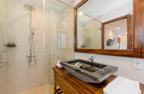 Cua Đai Villa | Entire 5 bedrooms - Pool Sun Paradise Villa