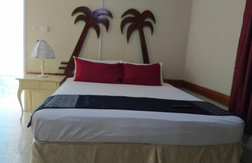 Discovery Bay Villa | Entire 6-Bedroom Villa Free parking with Fast Wifi