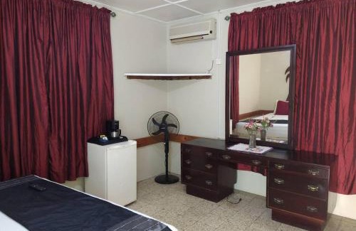 Discovery Bay Villa | Entire 6-Bedroom Villa Free parking with Fast Wifi