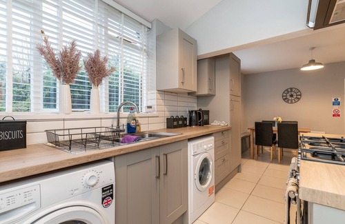 Castle Donington House | Entire Airfield Manor near EMA