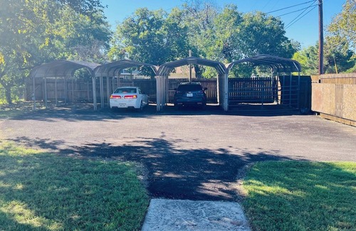 Sayles Blvd. Area House | Entire Beautiful Two Bedroom House With Large Yard