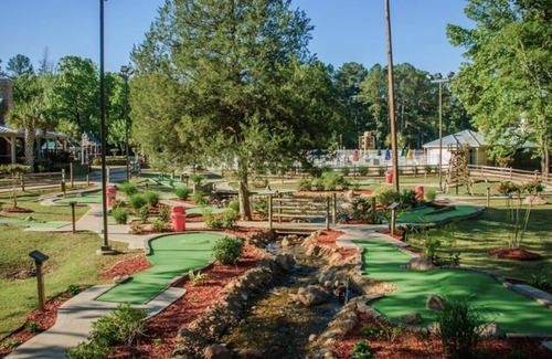 Flint Condo | Entire condo at a Beautiful Resort near Lake Palestine