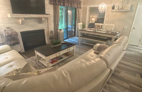 Seven Springs Condo | Entire Condo - Swiss Mountain Resort