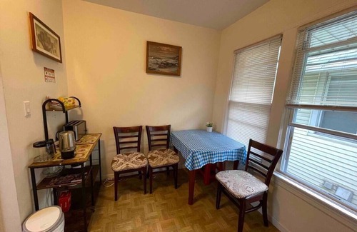 Queens Apartment | Entire Cozy 2BR Private Apartment. Located in the heart of Queens!