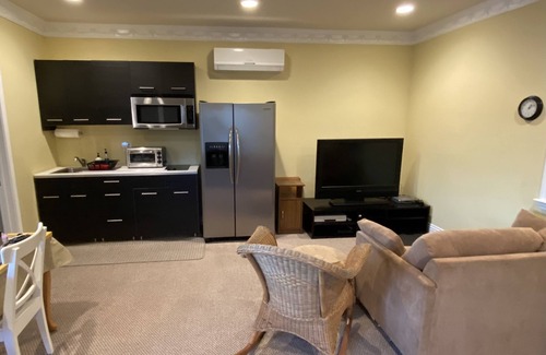 Mayflower Village House | Entire Detached Guesthouse Studio with Private Entrance