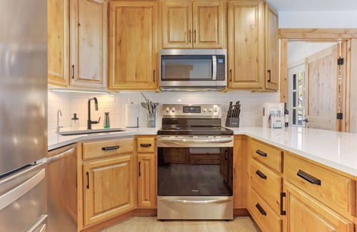 Vail House | Entire duplex, 2 hot tubs!