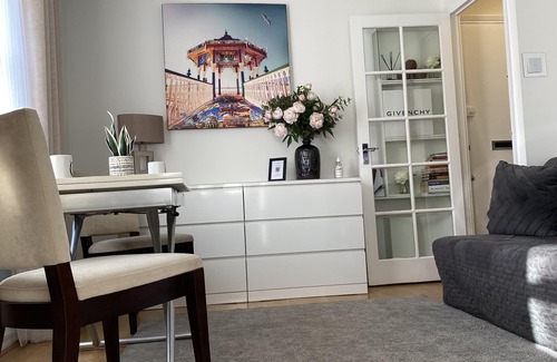 New Cross Apartment | Entire Flat/Easy access across LONDON/FREE 24/7 parking