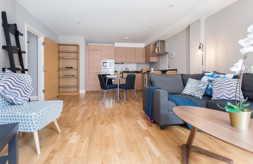Riverside Apartment | Entire flat, Stunning and Spacious, Great location, Tower Bridge, Zone1