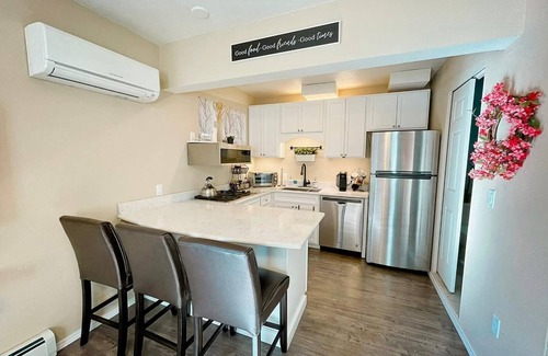 Sixth Ave West House | Entire Guesthouse hosted by Sophia