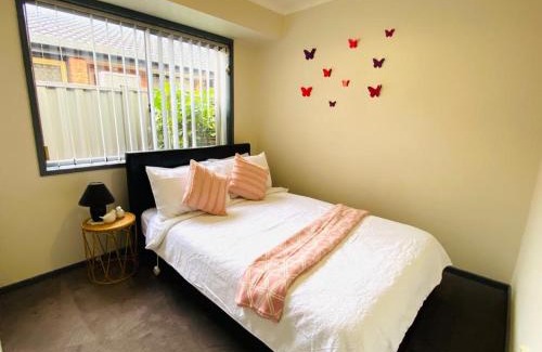 Werribee House | ENTIRE HOME IN WERRIBEE,BEST POSSIBLE LOCATION YOU CAN FIND