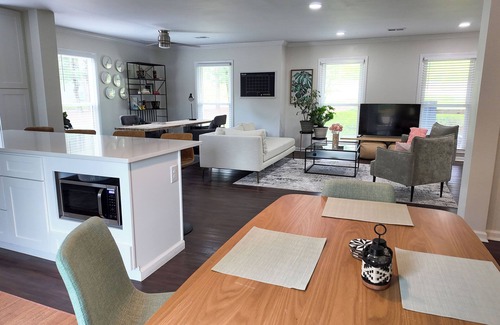 Belvedere Park House | Entire Home, Minutes to Atlanta!