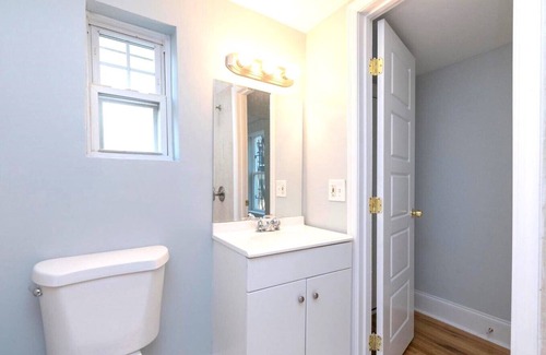 Downtown Baltimore Apartment | Entire House 1BD King Bed near Downtown