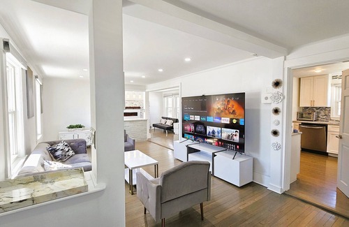 South Weymouth House | Entire House 2 Minutes to South Shore Hospital