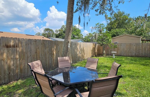 Sunbeam House | ENTIRE HOUSE 3/2 GREAT FOR FAMILY n