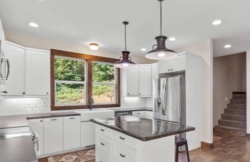 La Center House | Entire House On 5 Private Acres.